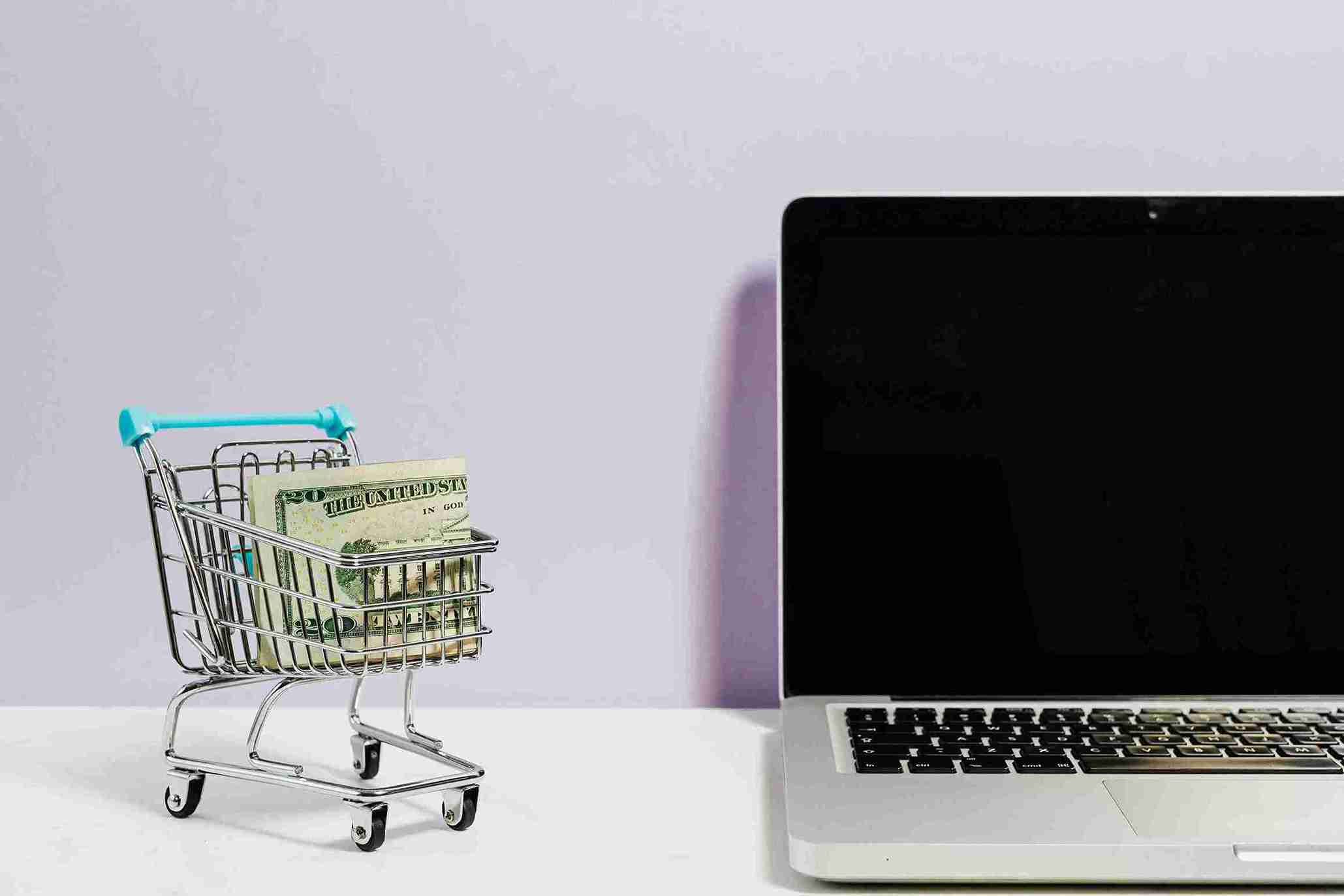 How Seasons Affect Shopify Sales: Plan Inventory Smarter